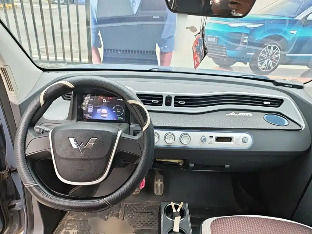 Wuling MINIEV — миниатюра 5