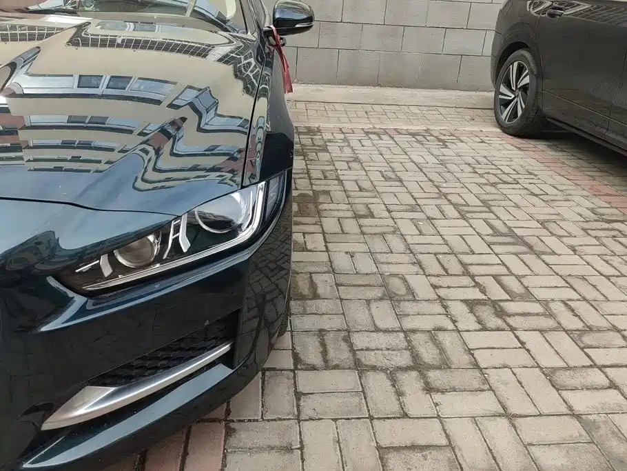 Jaguar XE — миниатюра 5