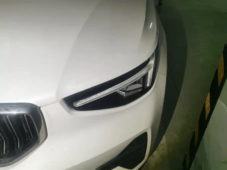 Volvo XC40 2023 B3 Luxury