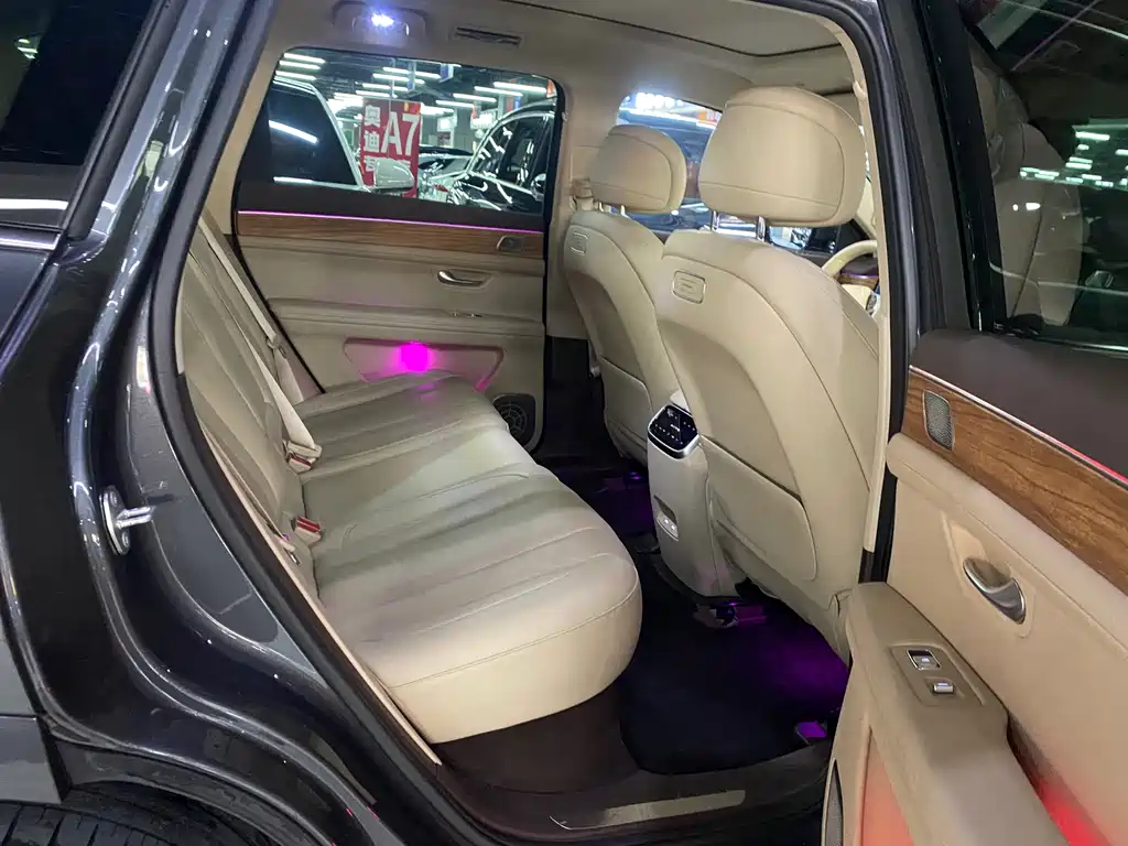 AITO ASK THE WORLD M7