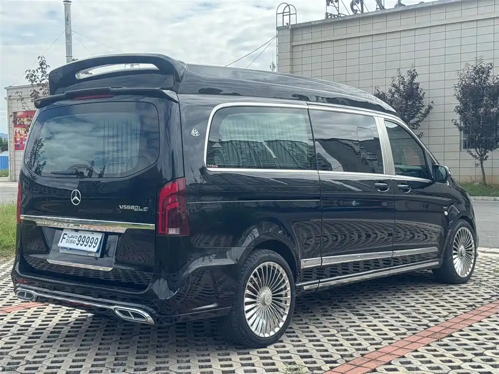 Mercedes-Benz Vito 2021 2.0T 7 мест