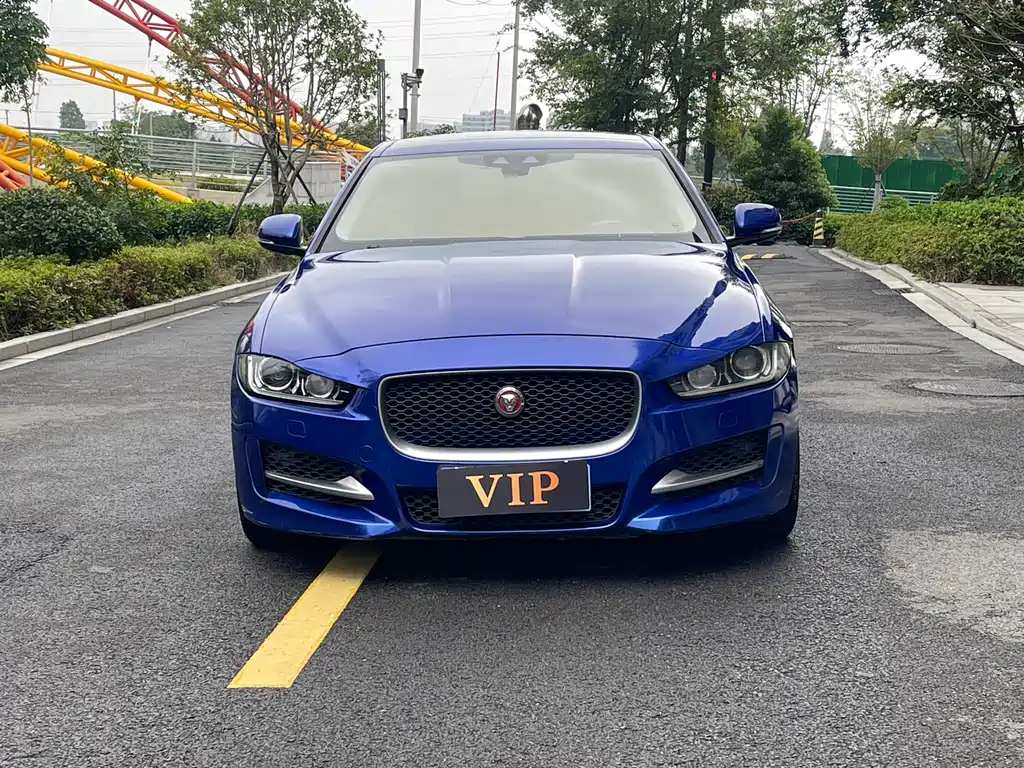 JAGUAR  XE