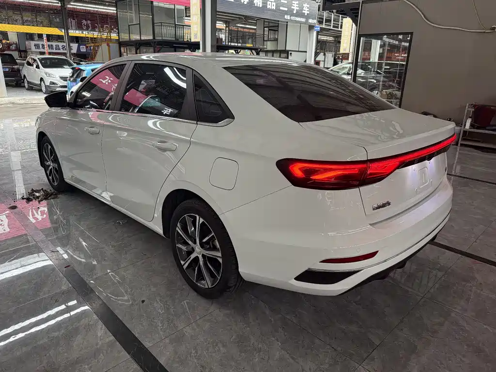 Geely Emgrand 4th Gen 1.5L CVT Premium Type, фото 8