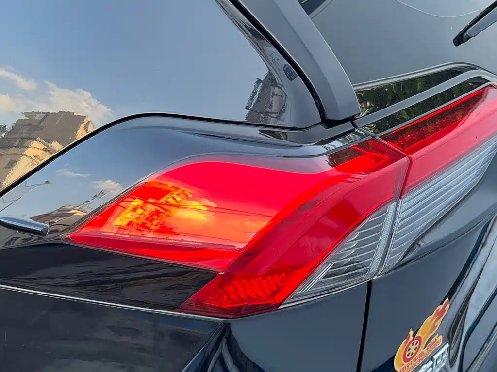 Toyota RAV4 — миниатюра 12