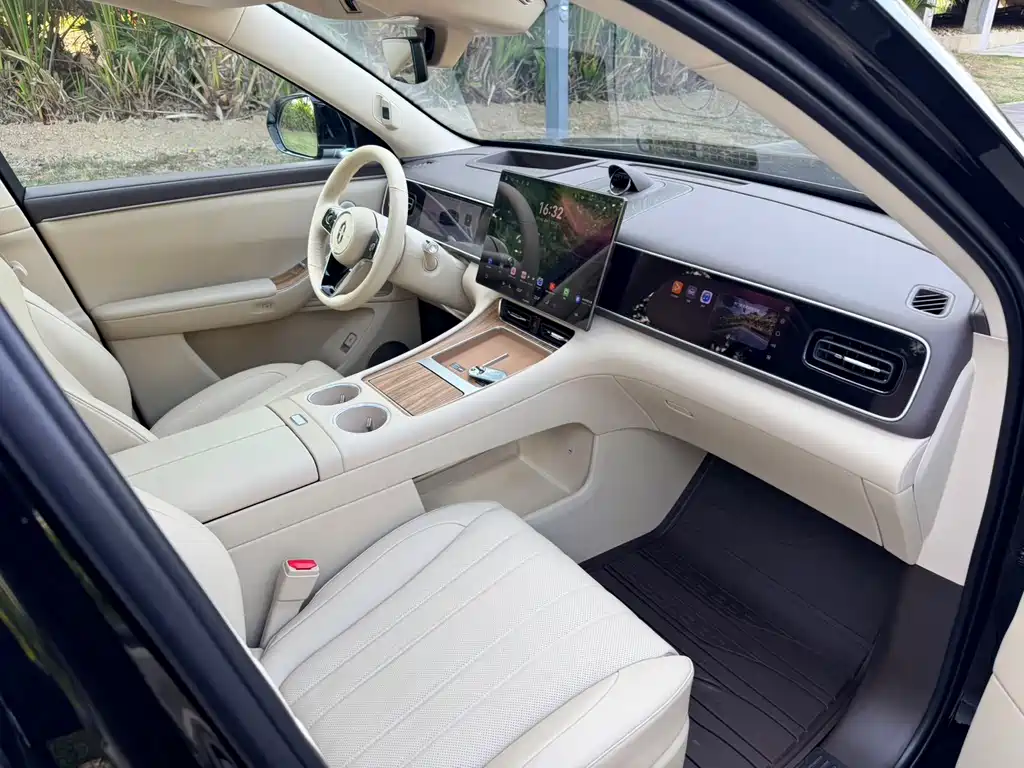 AITO ASK THE WORLD M7