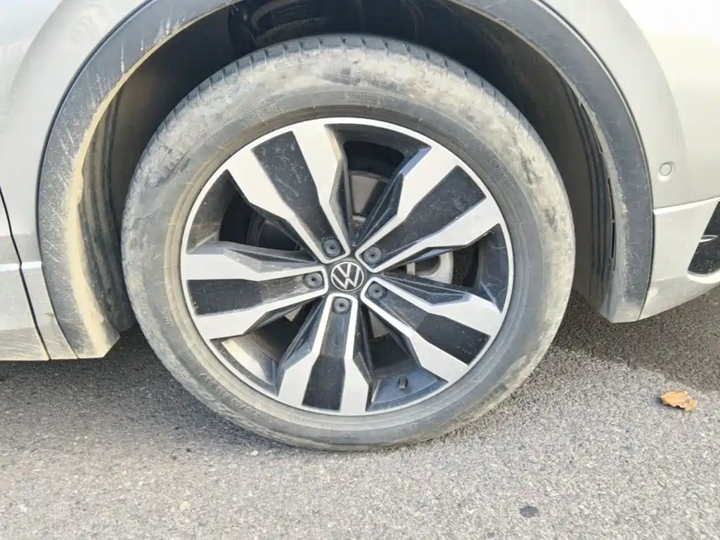 Volkswagen Tiguan L — миниатюра 24
