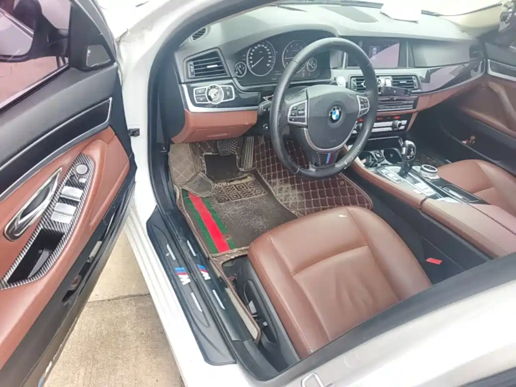 BMW 5 Series — миниатюра 16