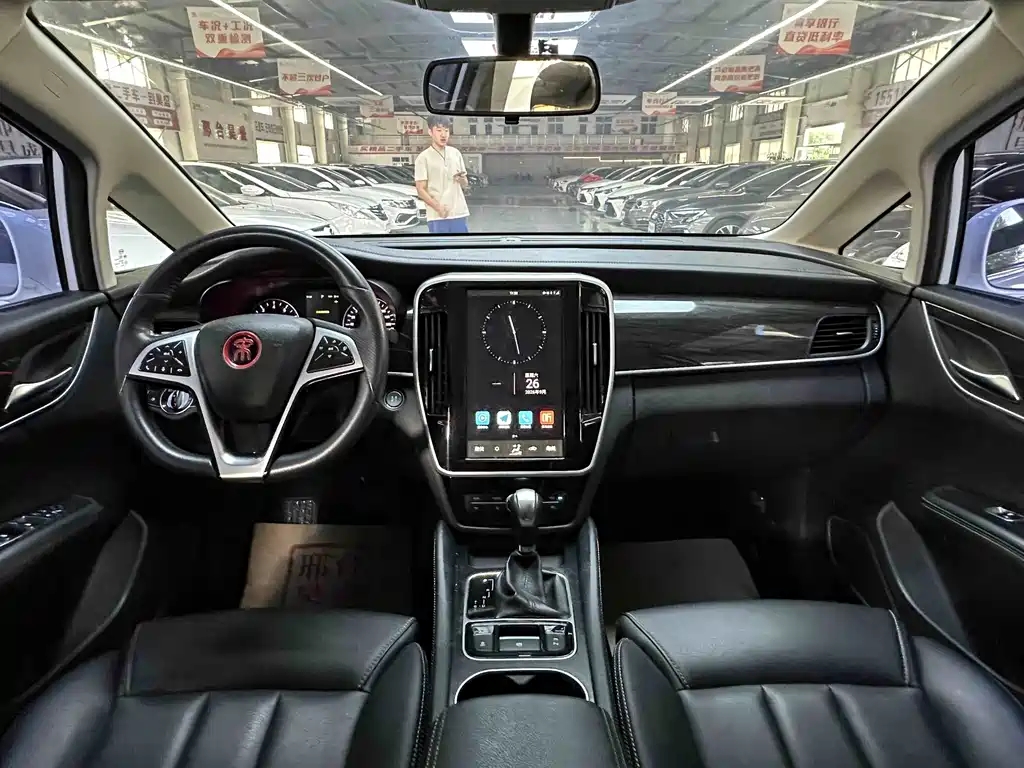 BYD MAX — миниатюра 9