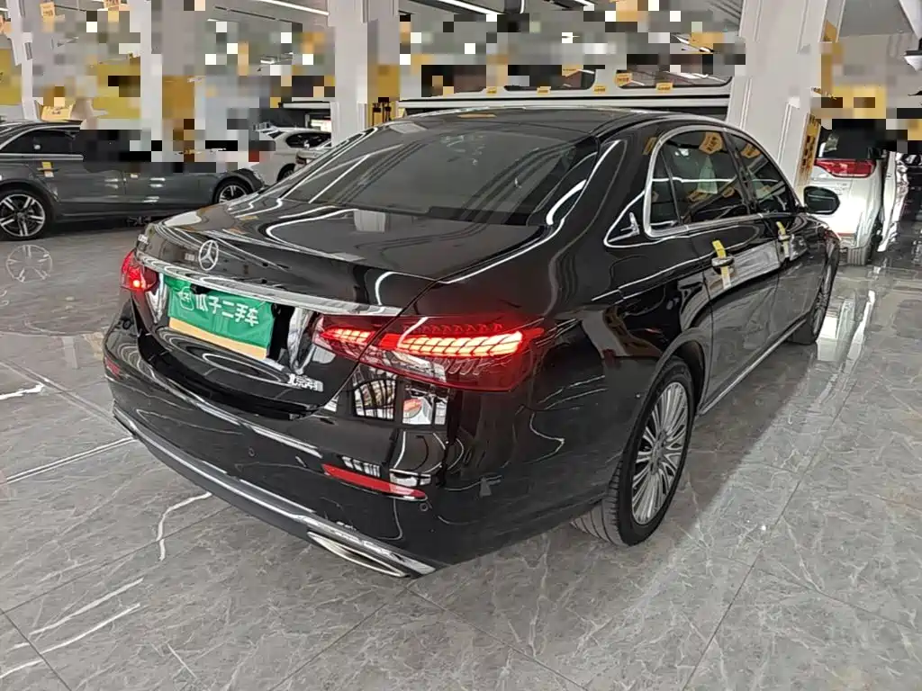 Mercedes-Benz E-Class — миниатюра 7