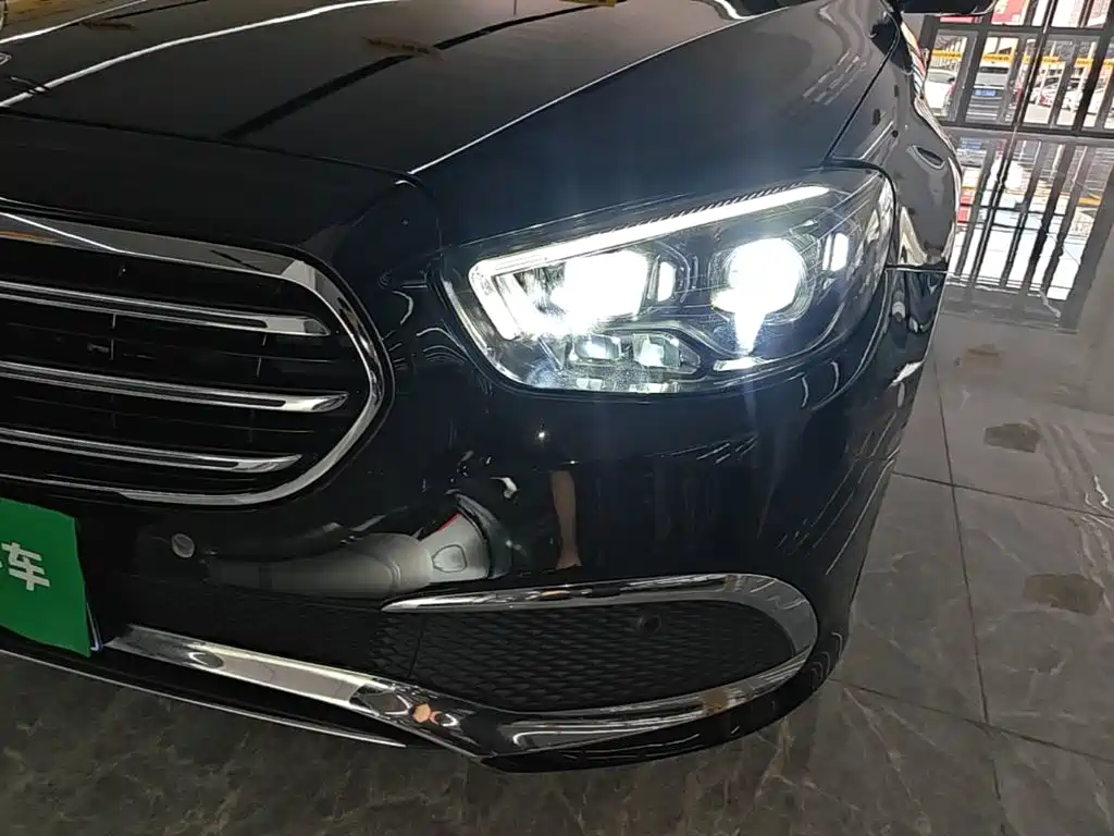 Mercedes-Benz E-Class — миниатюра 24