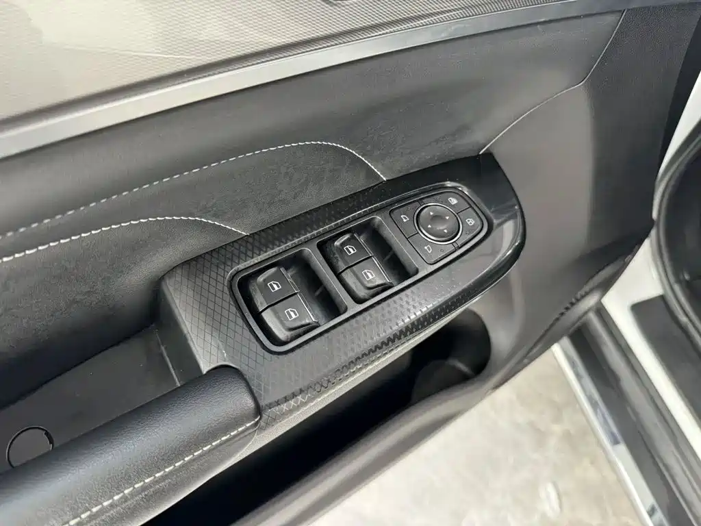 Haval M6 — миниатюра 11