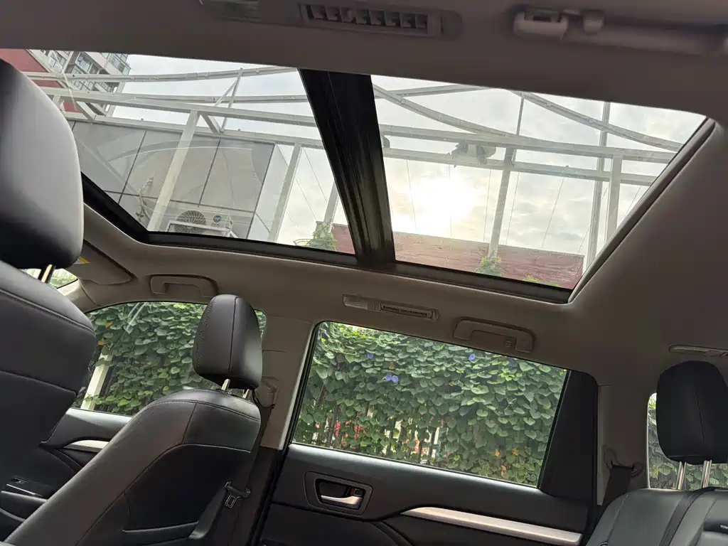 Toyota Highlander — миниатюра 16