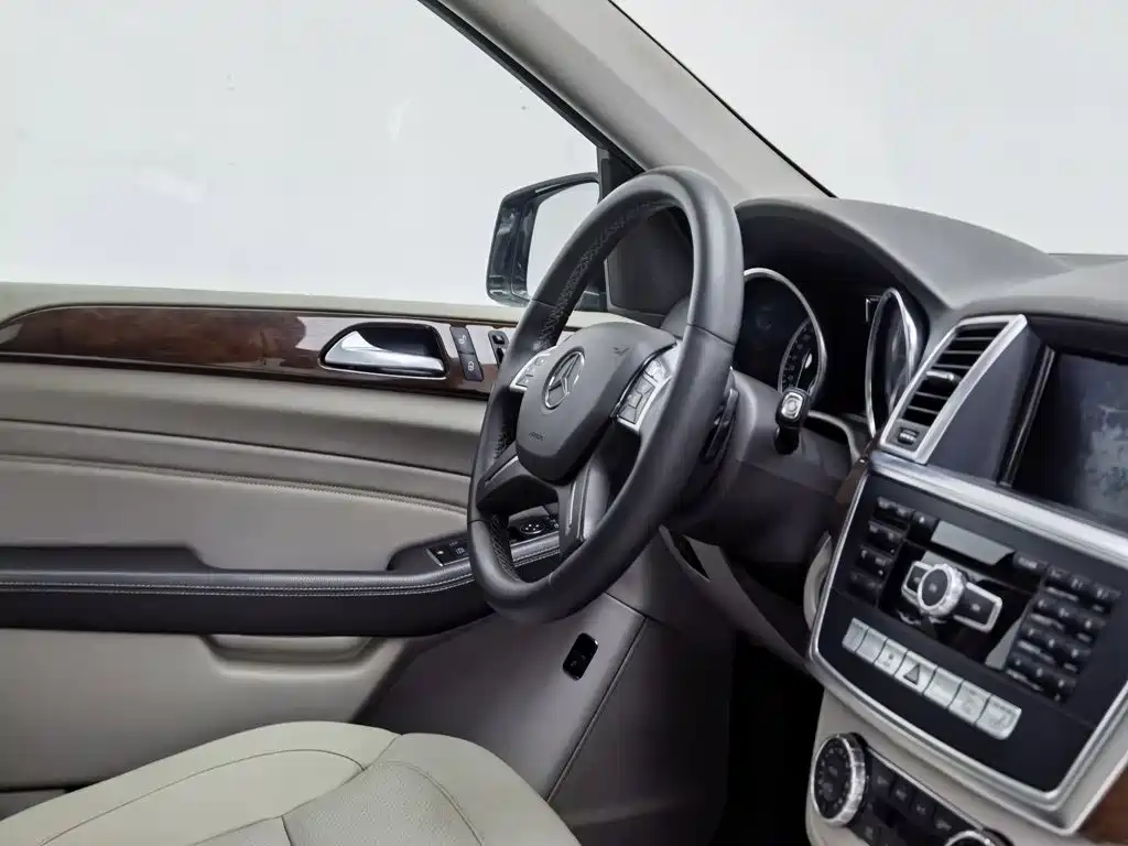 Mercedes-Benz M-Class — миниатюра 22