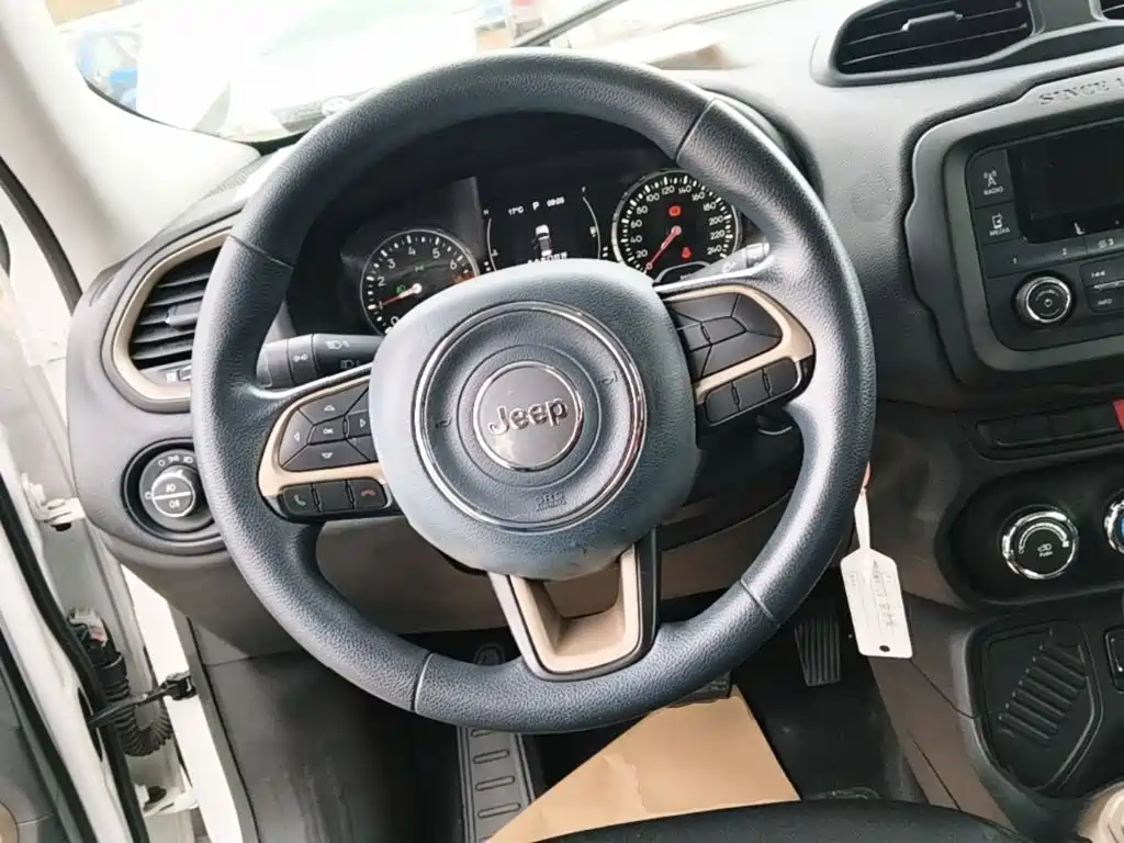 Jeep Renegade — миниатюра 11