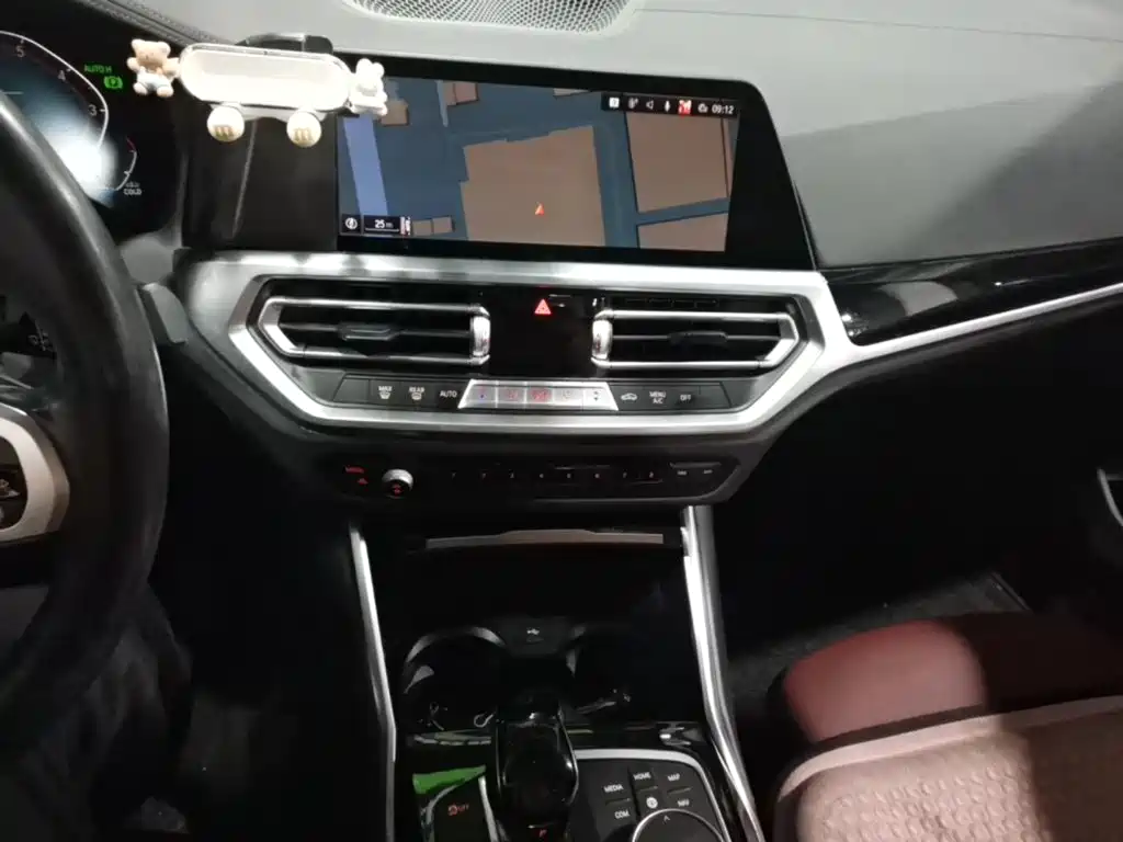 BMW 3 Series — миниатюра 13