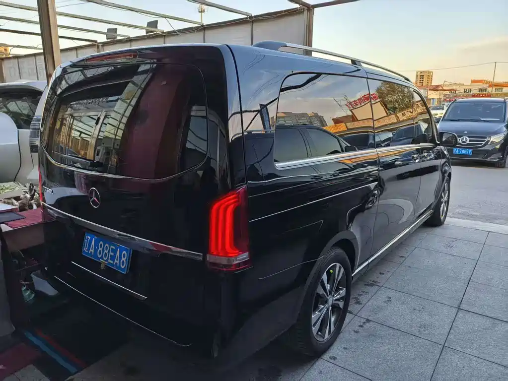 MERCEDES-BENZ V CLASS