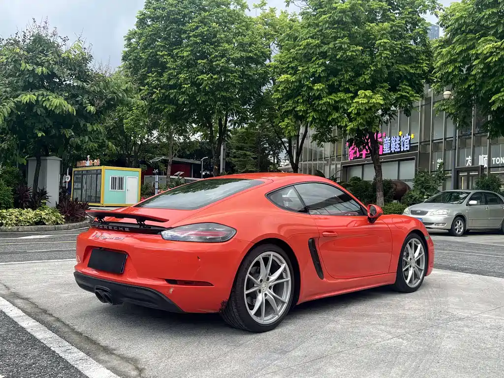 Porsche 718 2018 Cayman 2.0T