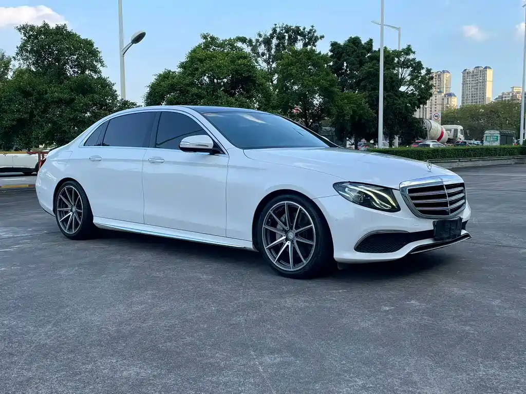 Mercedes-Benz E-Class — миниатюра 3