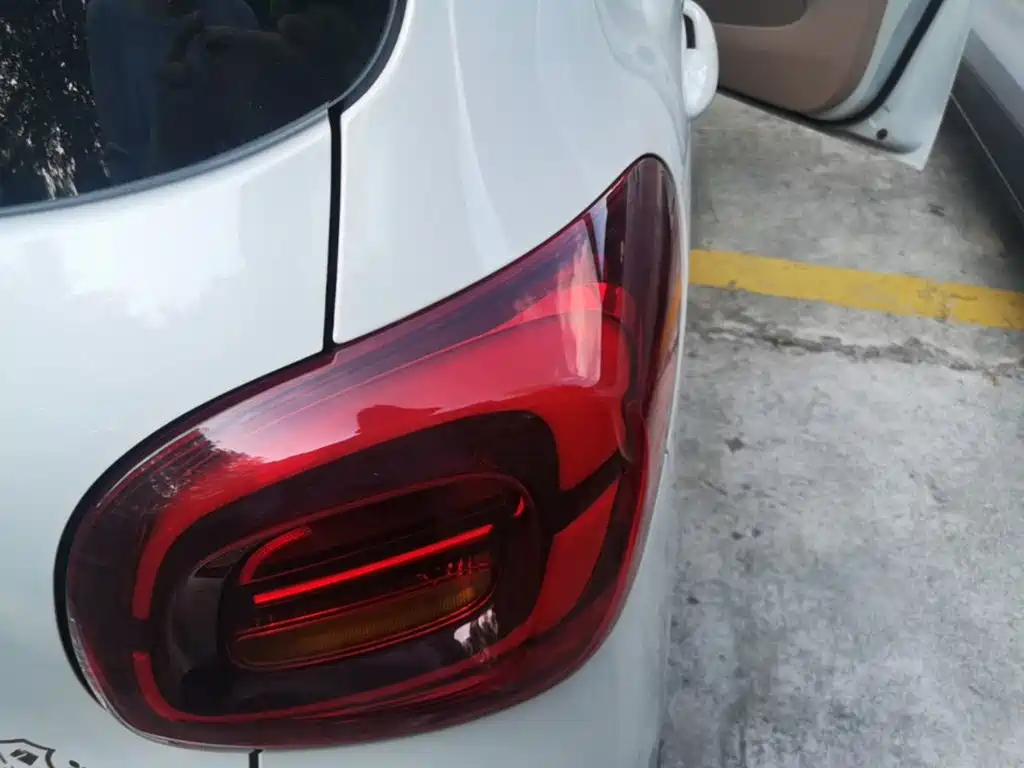 Wuling MINIEV — миниатюра 8