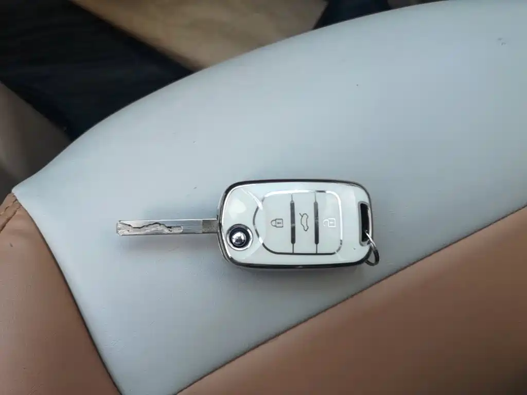 Wuling MINIEV — миниатюра 9