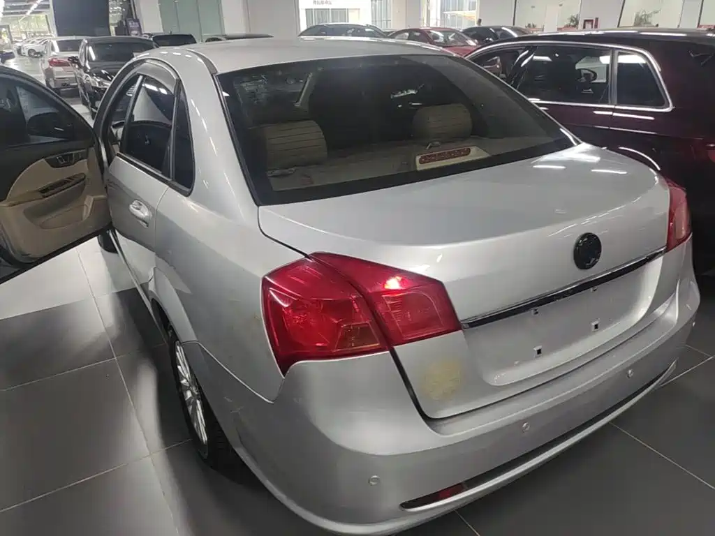 Buick Excelle — миниатюра 5