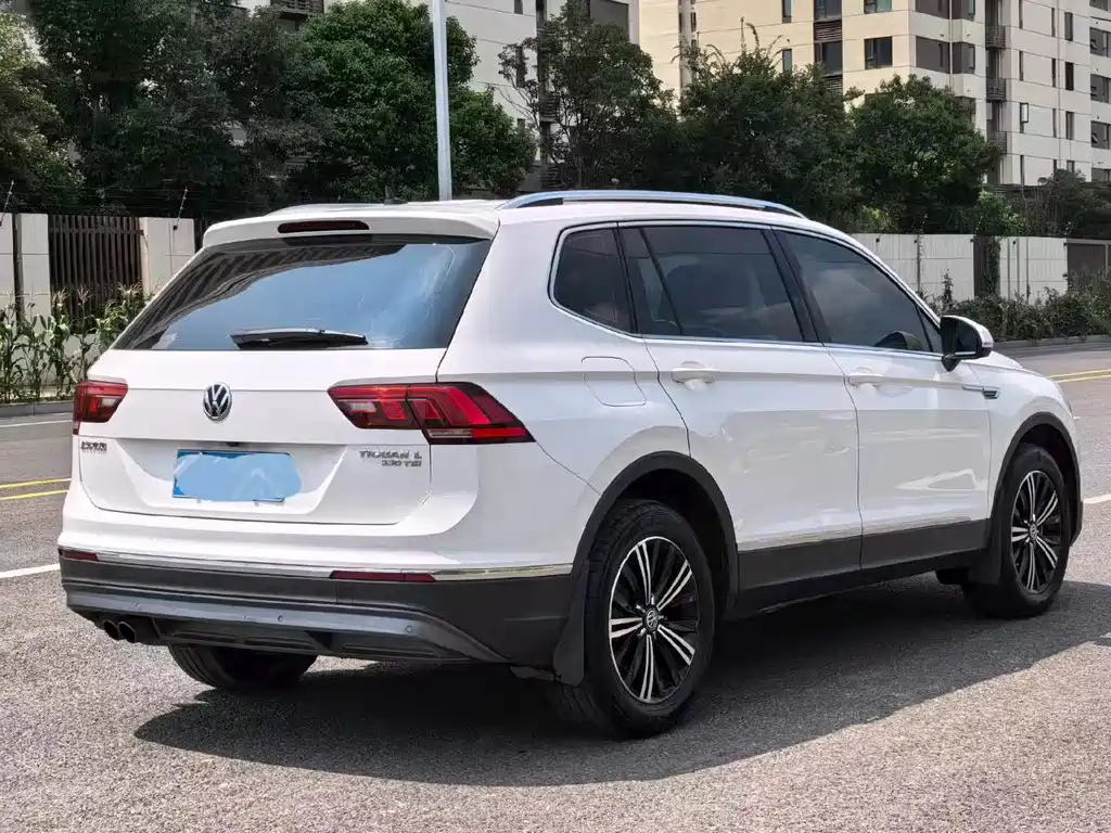 Volkswagen Tiguan L — миниатюра 7