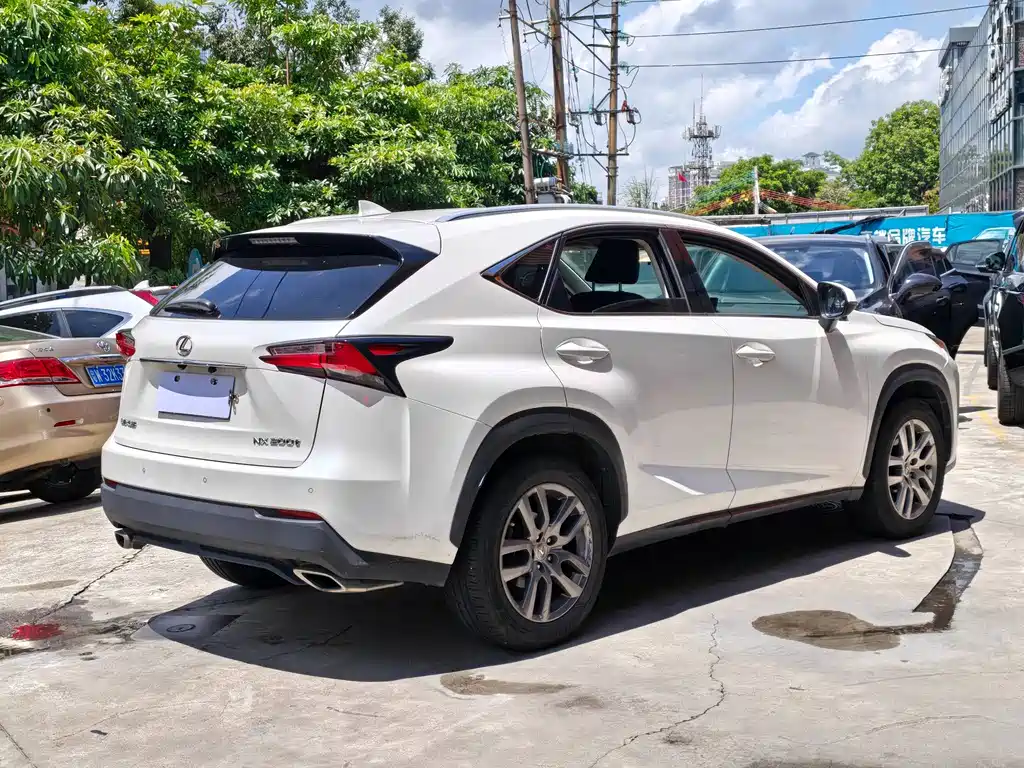 Lexus NX 2015 200t