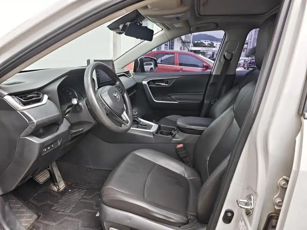 Toyota RAV4 — миниатюра 14