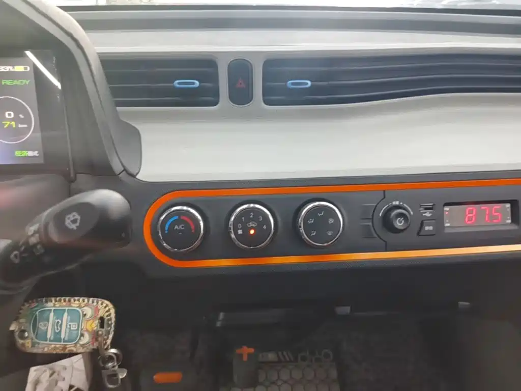 Wuling MINIEV — миниатюра 13