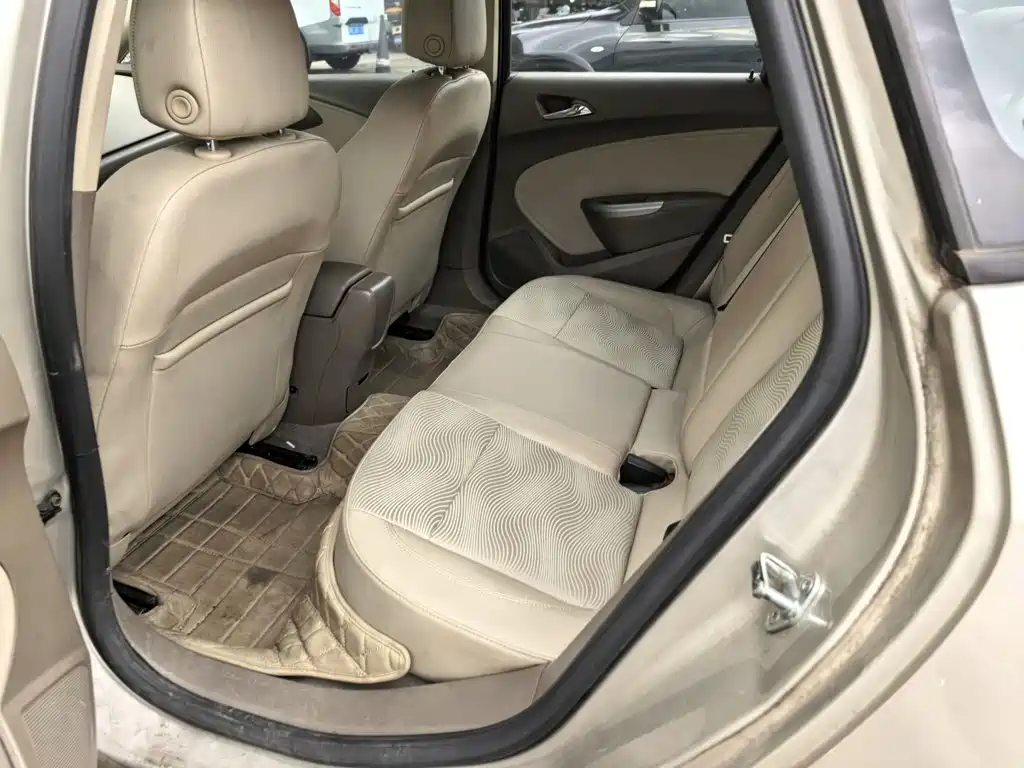 Buick Excelle — миниатюра 8
