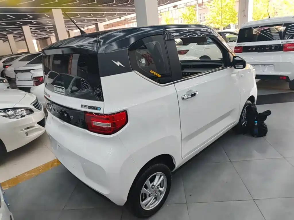 Wuling MINIEV — миниатюра 7