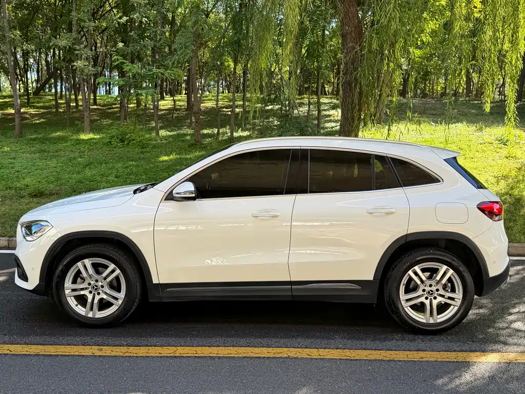 Mercedes-Benz GLA — миниатюра 7
