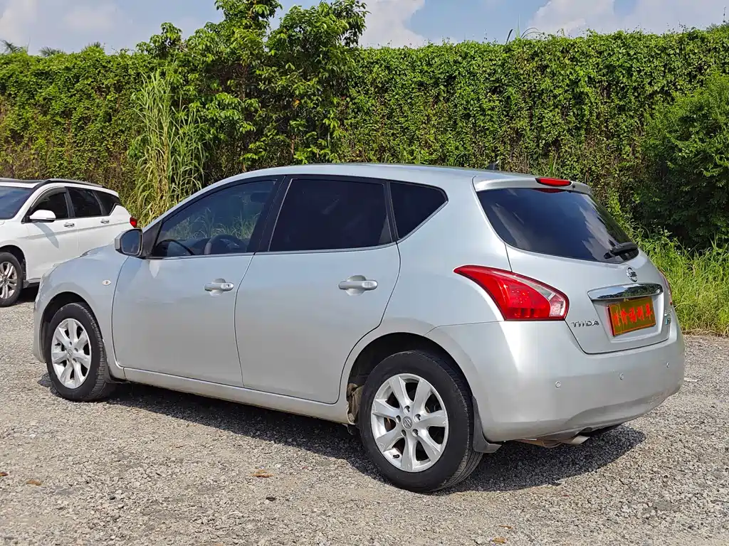Nissan Tiida — миниатюра 4