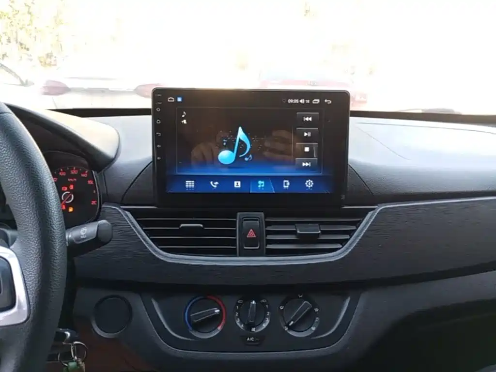 Baojun 310 — миниатюра 13