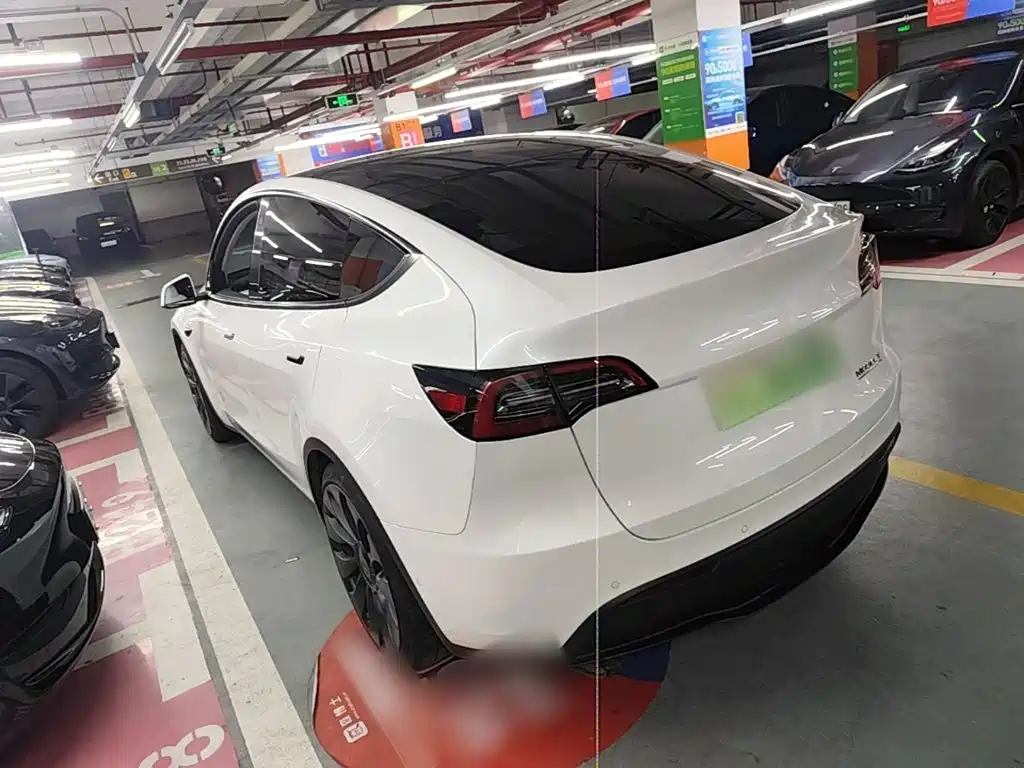 Tesla Model Y 2022 — фото 4
