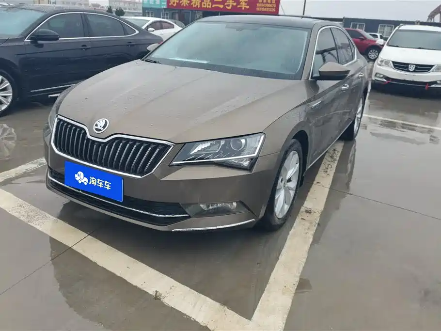 Купить Skoda Superb