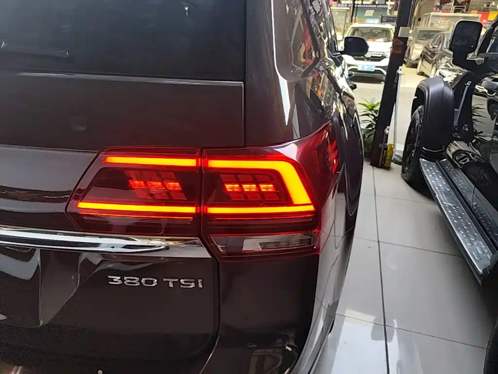 Volkswagen Teramont — миниатюра 8