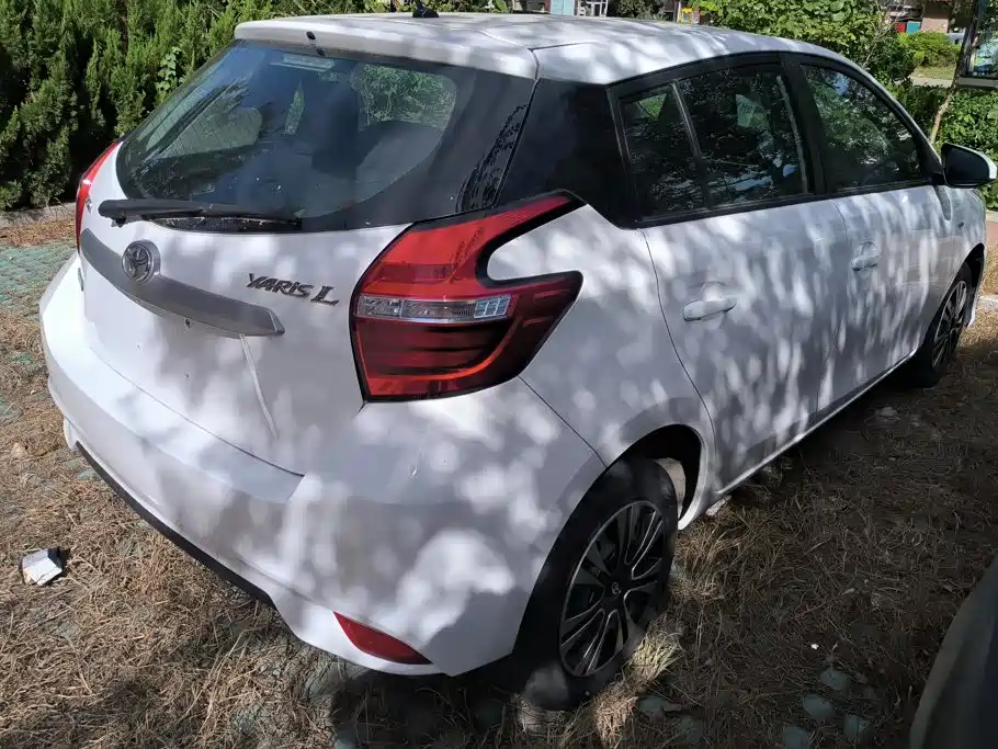 Toyota Yaris L — миниатюра 3