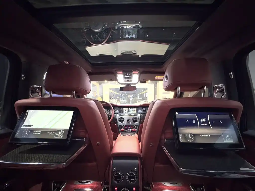 Rolls-Royce Cullinan 2024 мест