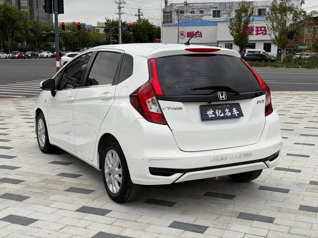 Honda Fit — миниатюра 9