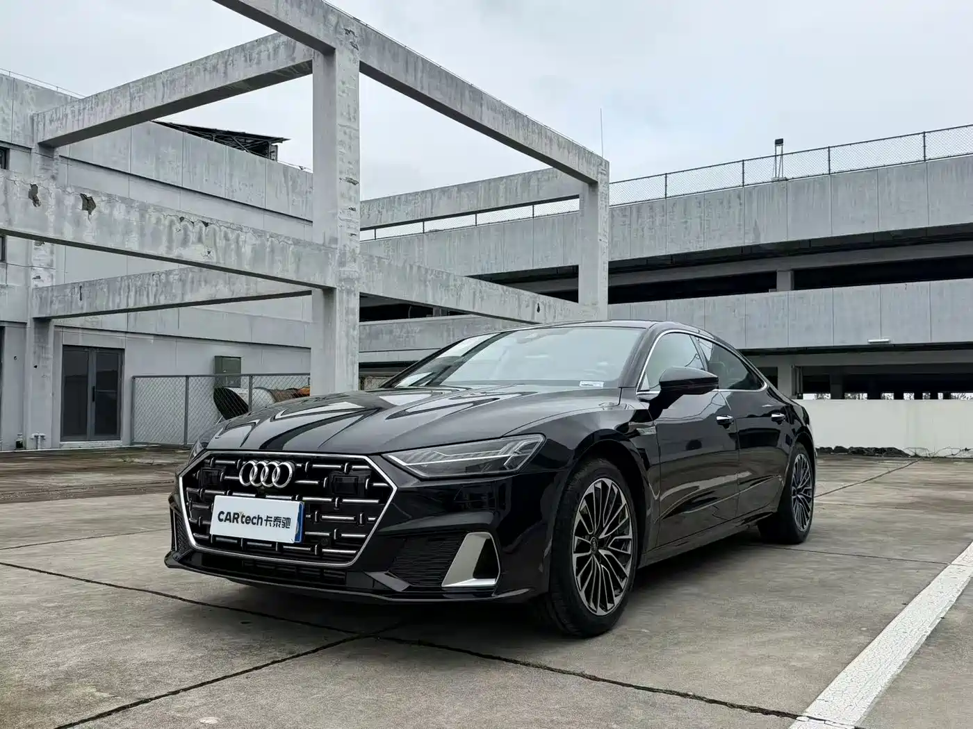 奥迪A7L 2025款 45 TFSI 豪华型 2026