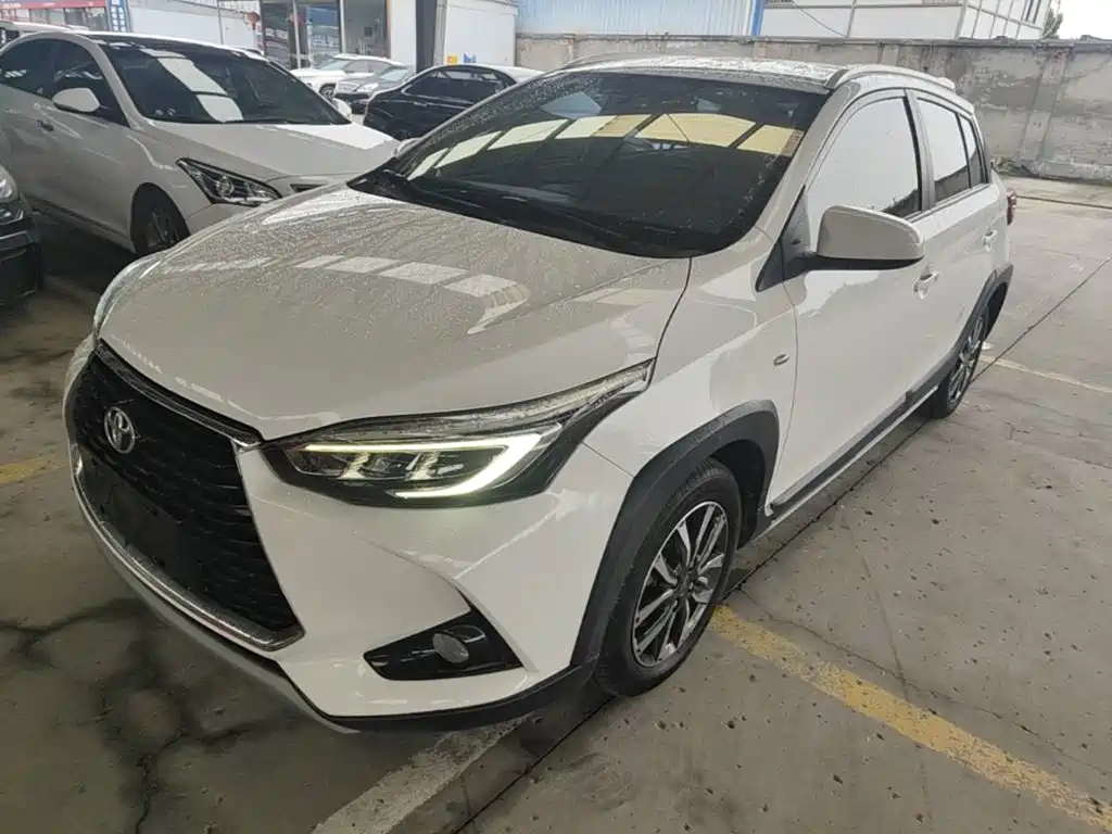 Toyota Yaris L — миниатюра 2