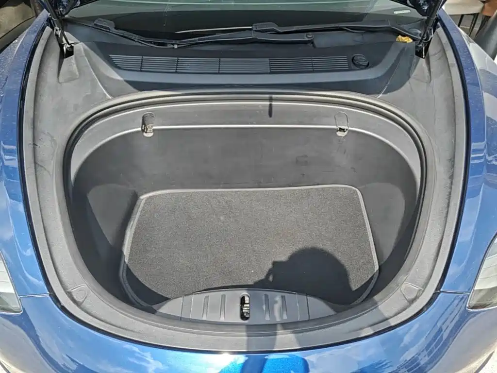 Tesla Model 3 — миниатюра 20