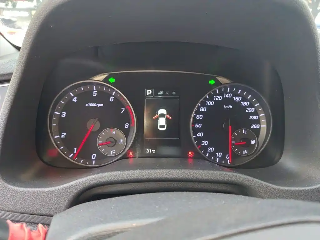 Hyundai Elantra — миниатюра 4