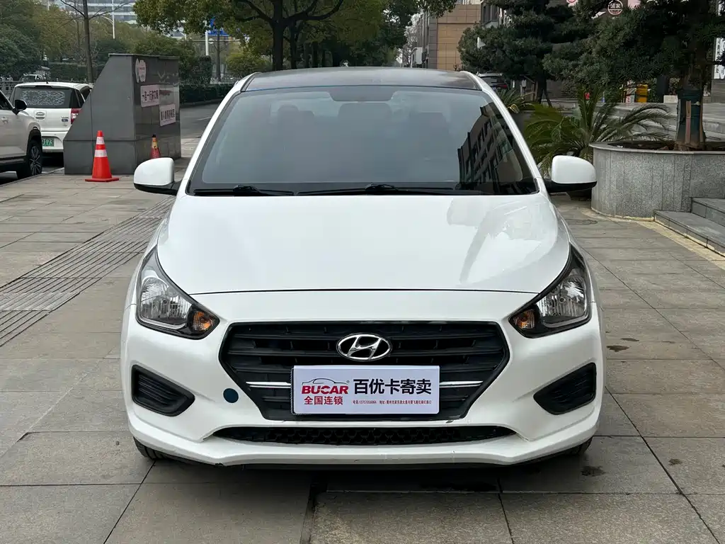 HYUNDAI RENA
