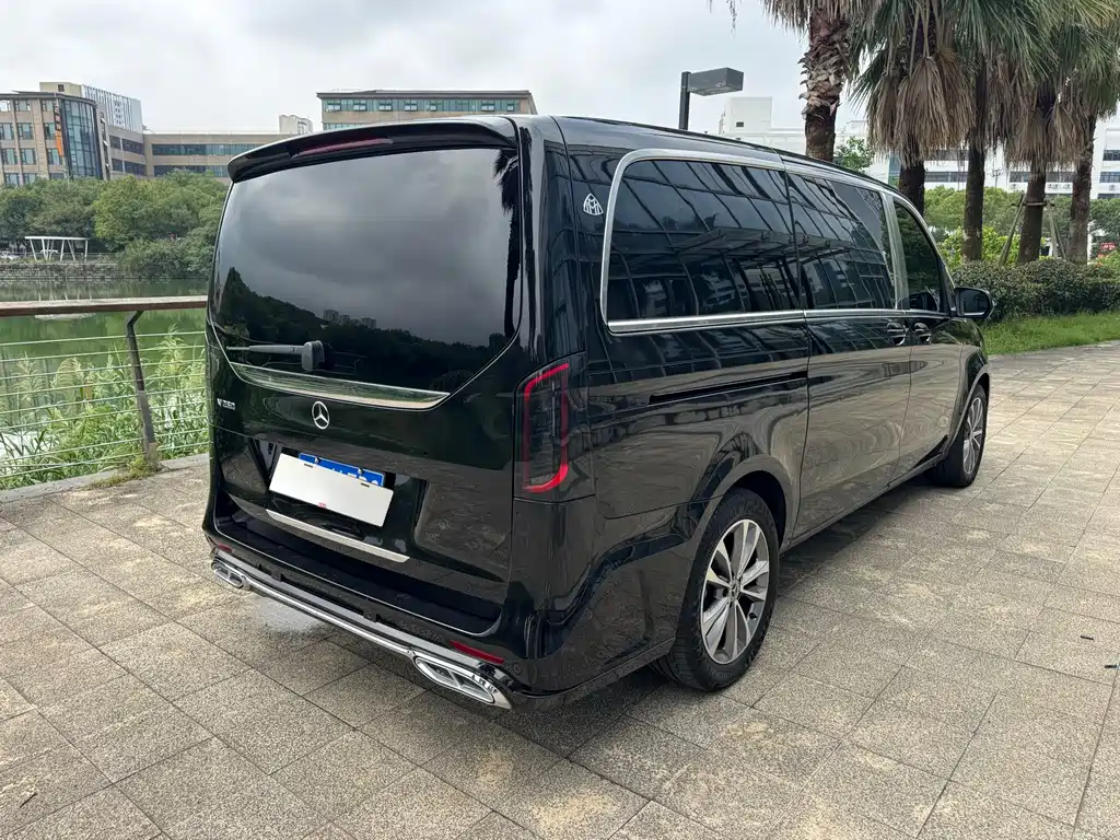 Mercedes-Benz V-Class — миниатюра 8