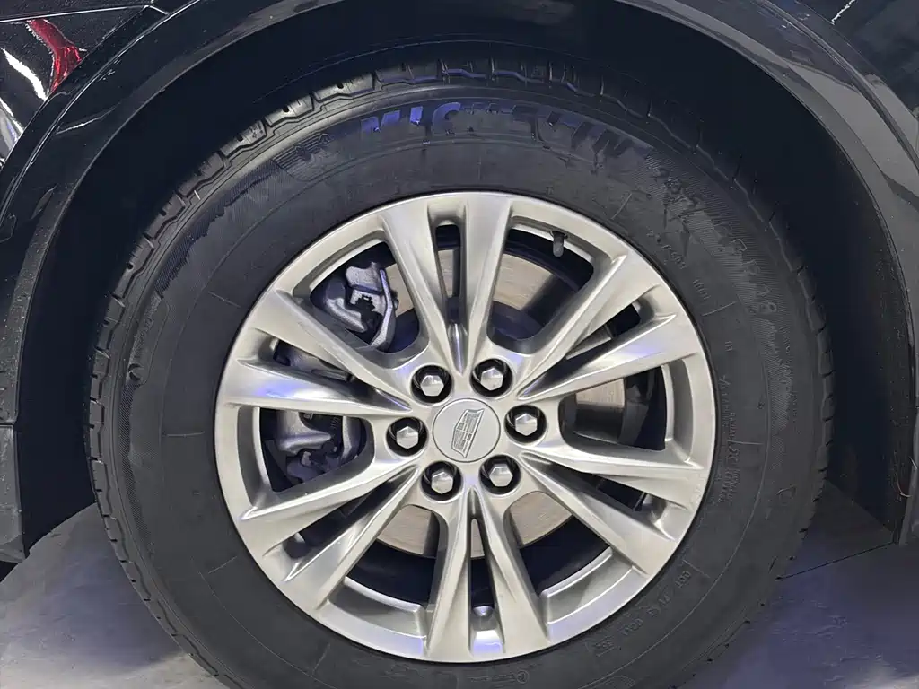 Cadillac XT5 — миниатюра 4