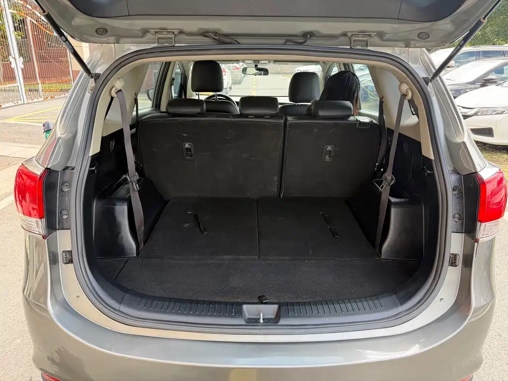 Kia Carens — миниатюра 10