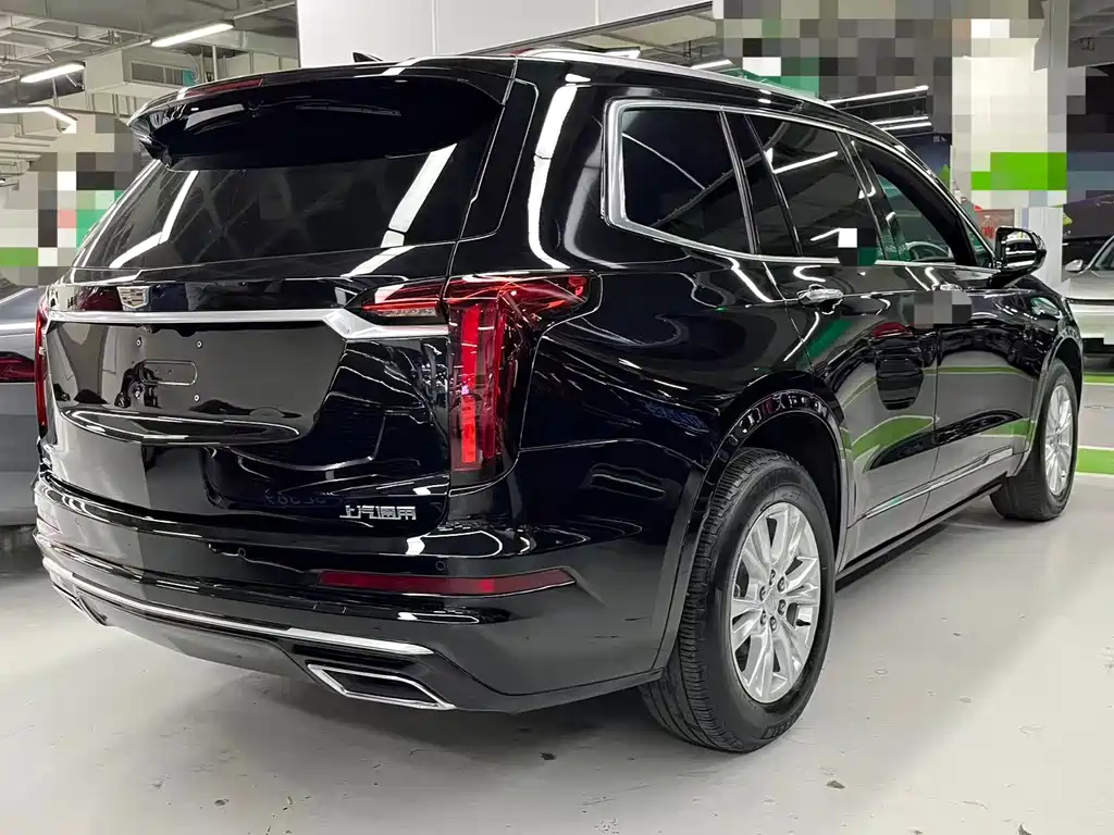 Cadillac XT6 2021 28T мест