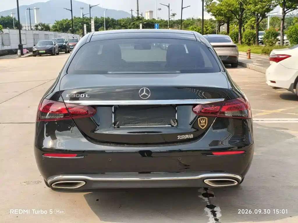 Mercedes-Benz E-Class — миниатюра 8